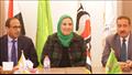 وزيرة التضامن الاجتماعي خلال لقائها مع محافظ المنو