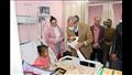 محافظ القليوبية يطمئن على 3 مرضى من أطفال غزة 