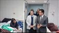 رئيس جامعة بنها يزور المرضى الفلسطينيين داخل المستشفى الجامعي (3)