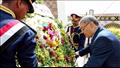 محافظ المنيا يضع إكليل الزهور على النصب التذكاري بمناسبة العيد القومي 