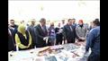 وزير التنمية المحلية ومحافظ الفيوم يتفقدان معرض أيادي مصر