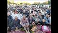 مئات المصلين يؤدون صلاة العيد بحي الامل بالخارجة (1)