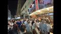 احتفالات المواطنين في ثاني أيام عيد الفطر المبارك أمام سينمات وسط البلد (7)