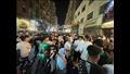 احتفالات المواطنين في ثاني أيام عيد الفطر المبارك أمام سينمات وسط البلد (14)