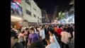 احتفالات المواطنين في ثاني أيام عيد الفطر المبارك أمام سينمات وسط البلد (19)