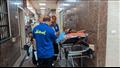 خروج المصابين في انفجار أسطوانة بوتاجاز بالأقصر