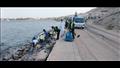 حملات النظافة بشاطئ البلوهول بمدينة دهب بمشاركة السائحين والمواطنين (13)