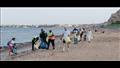 حملات النظافة بشاطئ البلوهول بمدينة دهب بمشاركة السائحين والمواطنين (21)