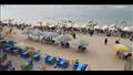توافد المواطنون على شواطئ الإسكندرية (6)