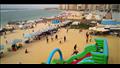 توافد المواطنون على شواطئ الإسكندرية (2)
