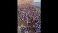 أمواج من البشر على شواطئ الإسكندرية (2)