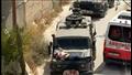 جيش الاحتلال يربط مصابًا فلسطينيًا بمقدمة عربة عسك