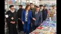 وزيرة الثقافة ومحافظ الإسكندرية يفتتحان معرض كتاب الكاتدرائية المرقسية (6)