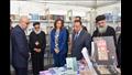 وزيرة الثقافة ومحافظ الإسكندرية يفتتحان معرض كتاب الكاتدرائية المرقسية (8)