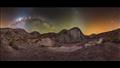 صورة للمجرة من وادي قوس قزح في صحراء أتاكاما تشيلي