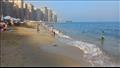 هدوء أمواج البحر بشواطئ الإسكندرية (2)