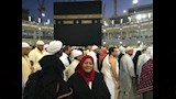 حسن الرداد مع والدته الراحلة (5)