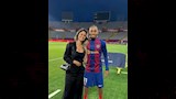 رافينيا لاعب برشلونة وزوجته (1)