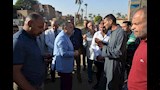 محافظ أسيوط يتفقد موقع حادث مصرف قناطر حواس ويوجه بإقامة سور حماية وإزالة المخلفات (1)