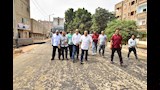 محافظ أسيوط يتفقد رصف طريق (16)