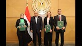 توقيع اتفاقية مبادلة الديون بين مصر وألمانيا لتمويل مشروعين لخطوط ربط محطتين لطاقة الرياح (4)
