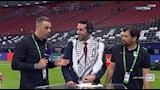 أبو تريكة مع لاعب ومدرب منتخب قطر (6) (1)