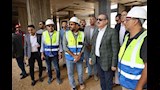 المحافظ يتفقد أعمال إنشاء المستشفى