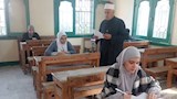 رئيس الإدارة الأزهرية بالقليوبية يتفقد لجان امتحان