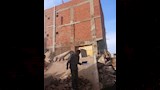 حطام المنزل المنهار فى أسوان