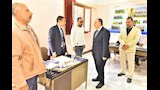 محافظ أسيوط يواصل جولاته على اللجان الانتخابية لمت