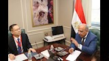 الدكتور محمود عصمت يلتقي رئيس مجموعة XD الصينية والوفد المرافق له (5)