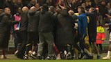 شجار عنيف بين لاعبين ومدربين فريقي بريستول سيتي وميلوول (4)