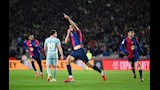 خلال مباراة برشلونة وأتلتيكو مدريد 