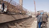 تنزيل محصول القصب داخل ماكينات مصنع الو قرقاص