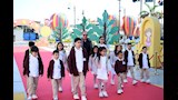 السيسي يلتقط صورا تذكارية مع أبناء الشهداء