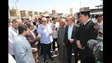 محافظ بني سويف يتفقد مواقف السيارات لمتابعة الالتزام بتعريفة الركوب الجديدة  (7)