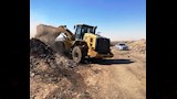 رفع مخلفات وتركيب علامات إرشادية بشوارع مدينة أسوان