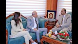 محافظ سوهاج يناقش مع المهندس نجيب ساويرس مشروع دار وسلامة (2)