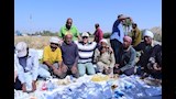 رئيس جامعة سوهاج يتناول الإفطار مع عمال مزرعة حي الكوثر
