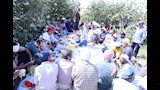 رئيس جامعة سوهاج يتناول الإفطار مع عمال مزرعة حي الكوثر