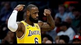 ليبرون جيمس لاعب كرة السلة