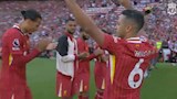 ممر شرفي من لاعبي ليفربول