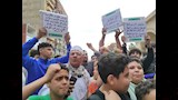 حشود غفيرة وهتافات أمام محكمة الجنايات بالبحيرة (18)