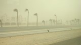 رياح شديدة  مثيرة للرمال بمنطقة السخنة
