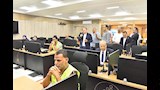 محافظ أسيوط يتابع تطورات العاصفة الترابية من مركز سيطرة الشبكة الوطنية للطوارئ (15)