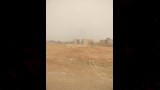 العواصف الترابية في عاصمة المحافظة وهي الخارجة (1)