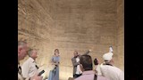 محافظ أسوان يستقبل رئيس البرلمان المجري والوفد المرافق له 