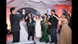 صورة جماعية لرامي صبري وأصالة في حفل الزفاف