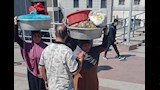 بائعة توت 6 
