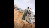 انتشال جثة مسن انهارت عليه بئر فى صحراء المنيا (4)